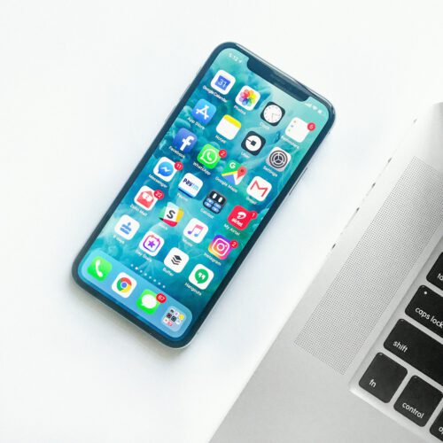 iPhone 16 128GB Ultramarine